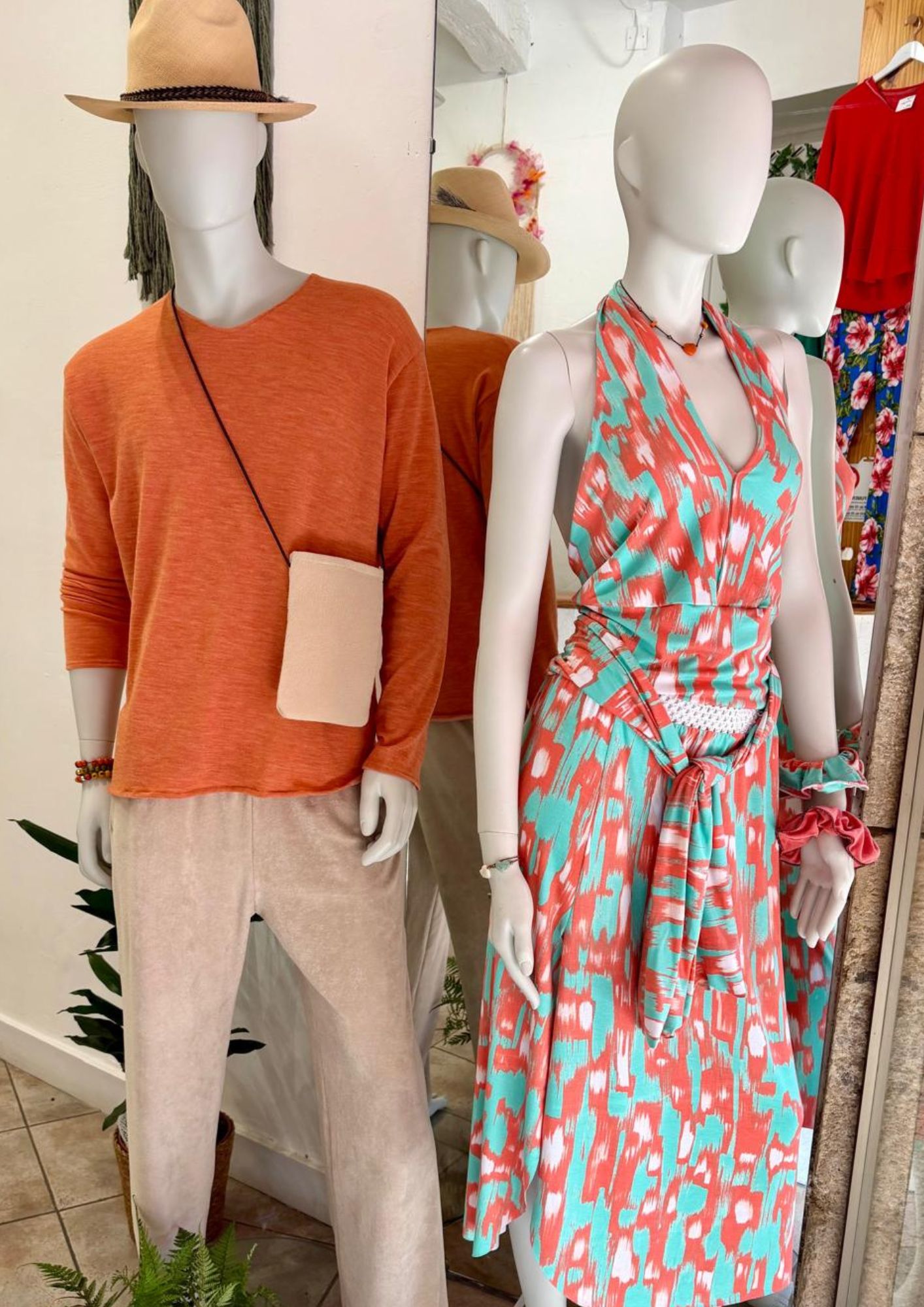 vêtements pour les hommes et les femmes